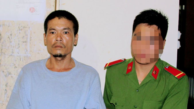 Nguyễn Văn Tịnh (trái) bị bắt sau 5 năm lẩn trốn.