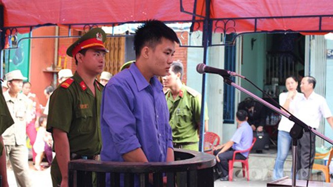 Nguyễn Hoàng Khánh tại phiên tòa sáng nay. Ảnh: Minh Châu/CATP