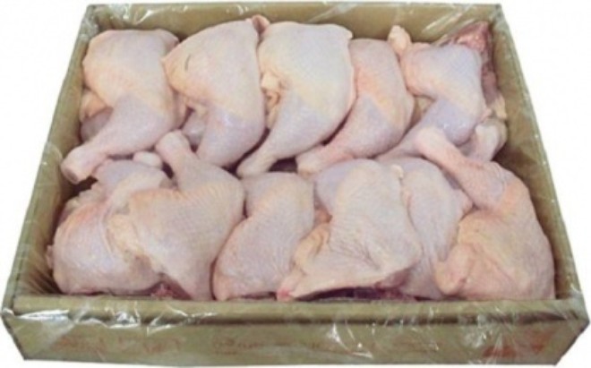 Thịt gà Mỹ giá rẻ đang được bán tràn lan trên thị trường.