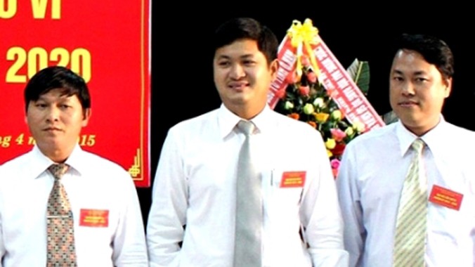 Ông Lê Phước Hoài Bảo (đứng giữa) - con trai Bí thư Tỉnh ủy Quảng Nam - được bổ nhiệm làm Giám đốc Sở KH-ĐT tỉnh Quảng Nam.