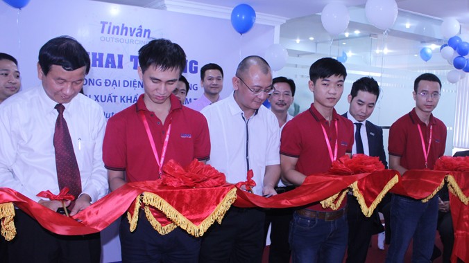 Lễ cắt băng khai trương Văn phòng đại diện Tinhvan Outsourcing tại Đà Nẵng.