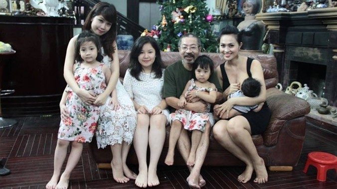 Gia đình hạnh phúc của NSND Lê Hùng - Hoài Thu. Ảnh: Nhân vật cung cấp.
