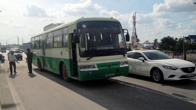 Hiện trường vụ tai nạn khiến anh Huyện tử vong trên đại lộ Phạm Văn Đồng.