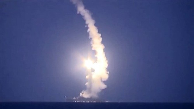 Hình ảnh tàu chiến Nga triển khai tên lửa hành trình 3M-14T Kalibr tại vùng Biển Caspian vào hôm 7/10.