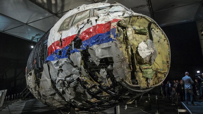 Các nhà điều tra Hà Lan đã phục dựng xác máy bay Boeing 777 của Malaysia Airlines từ những mảnh vỡ thu thập được ở miền đông Ukraine và công bố cùng kết luận điều tra ngày hôm qua.