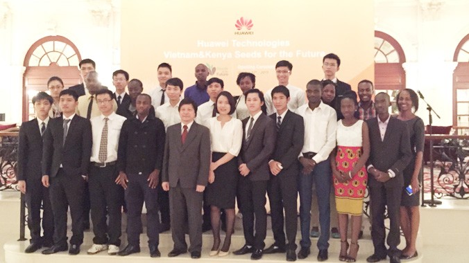 Đoàn sinh viên Việt Nam và Kenya tại lễ khai mạc Chương trình “Hạt giống Viễn thông Tương lai” (Telecom Seeds for the Future).