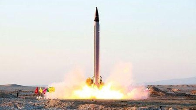Iran thử tên lửa hôm 11/10. Ảnh: Yahoo News.