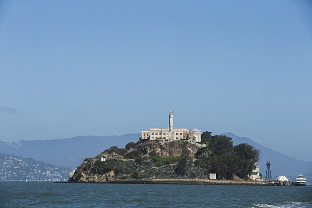 Nhà tù đảo Alcatraz - nhà tù khét tiếng của Mỹ.