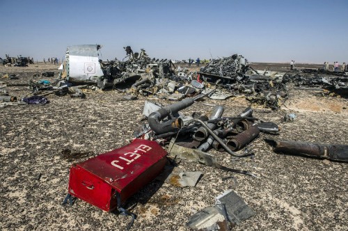 Mảnh vỡ máy bay Nga rơi tại Ai Cập. Ảnh: AFP.