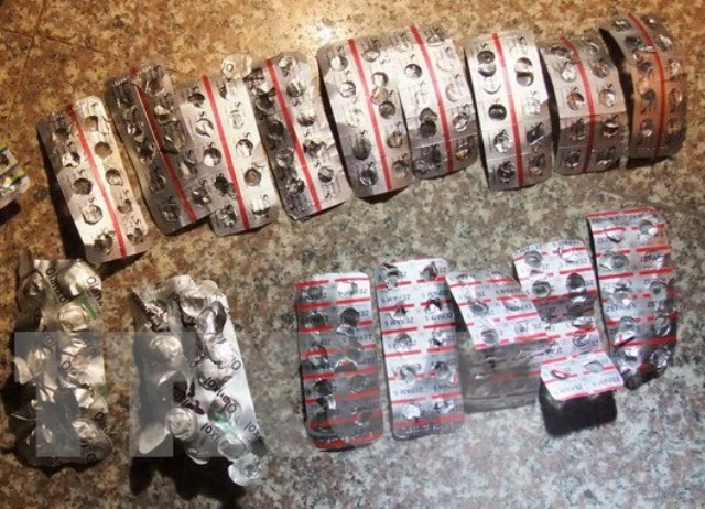 Những vỉ thuốc tân dược được tìm thấy trong căn nhà 218 Trần Phú.