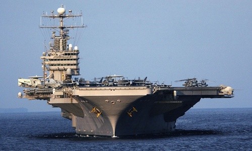 Tàu sân bay USS Abraham Lincoln thuộc lớp Nimiz của hải quân Mỹ. Ảnh: CNN.