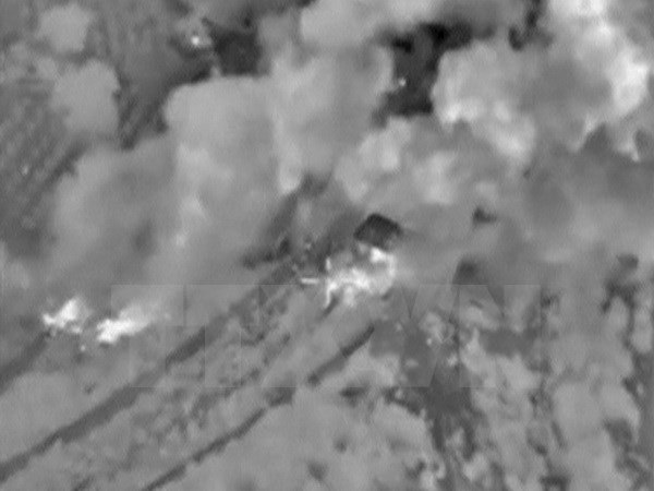 Không quân Nga không kích trúng mục tiêu IS tại Syria. Nguồn: Reuters/TTXVN.