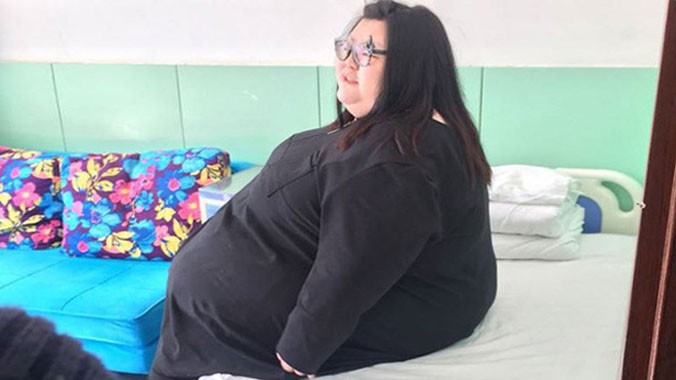 Người phụ nữ 31 tuổi, không được nêu danh, sống ở thành phố Trường Xuân, tỉnh Cát Lâm, gặp nhiều vấn đề về sức khỏe, trong đó có tình trạng khó thở, do trọng lượng cơ thể lên tới 240 kg, Sina đưa tin. 