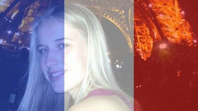 Isobel Bowdery chia sẻ hình ảnh đại diện trên Facebook lồng trong quốc kỳ Pháp sau các vụ khủng bố. Ảnh: Facebook.