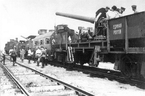 Những đoàn tàu bọc thép luôn là sản phẩm nổi tiếng của ngành công nghiệp quốc phòng Nga trong Chiến tranh Thế giới thứ I.