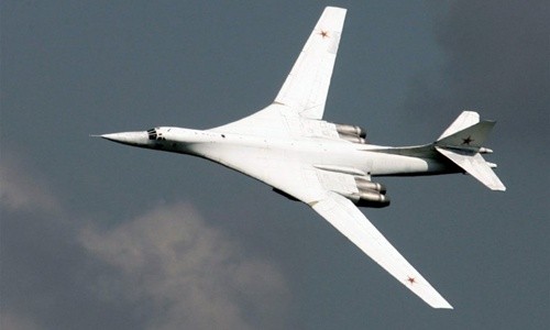 Máy bay ném bom chiến lược Tupolev Tu-160 của Nga. Ảnh: Reuters.