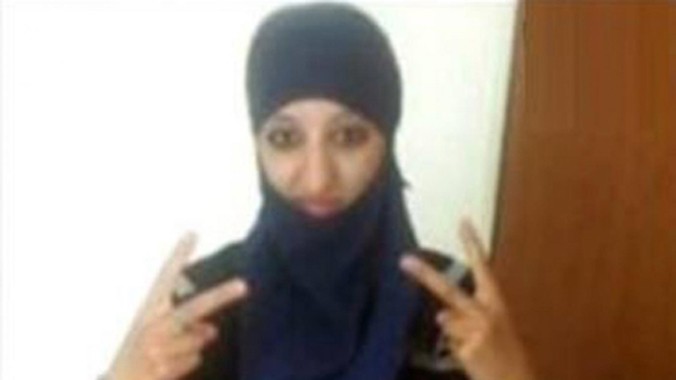 Nữ nghi phạm đánh bom tự sát Hasna Aitboulahcen. Ảnh: Independent.