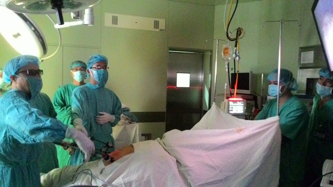 Bệnh viện T.Ư Huế là đơn vị đầu tiên tại Việt Nam triển khai mổ nội soi ung thư dạ dày bằng kỹ thuật 3D.