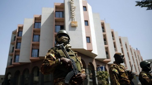 Al-Qaeda nhận trách nhiệm về vụ tấn công khách sạn tại Mali hôm 20/11. Ảnh: AP.