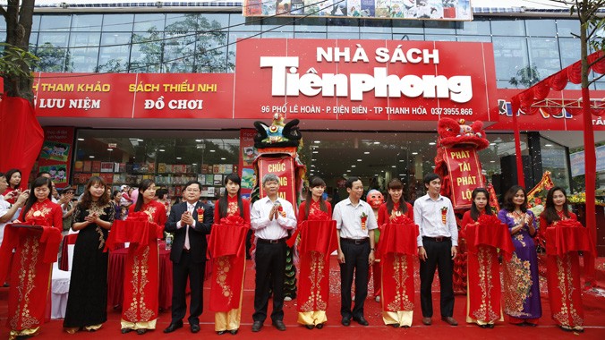 Nhà sách Tiền Phong thuộc top 100 thương hiệu dẫn đầu Việt Nam năm 2015