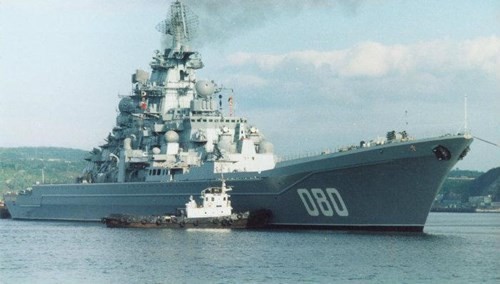 Tàu tuần dương hạm Đô đốc Nakhimov chạy năng lượng hạt nhân khi còn hoạt động. 