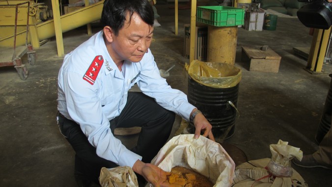 Cơ quan chức năng đã phát hiện Cty TNHH Thức ăn chăn nuôi Trường Phú (Thành phố Hải Dương, tỉnh Hải Dương) dùng chất cấm Salbutamol và Vàng ô trong sản xuất cám. Ảnh: Phạm Anh.