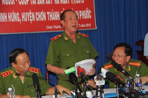Thiếu tướng Nguyễn Phi Hùng (giữa), Phó Tổng Cục trưởng Tổng cục Cảnh sát hình sự Bộ Công an - Trưởng ban chuyên án 109L. Ảnh: Thái Hà.