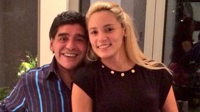 Maradona và bạn gái kém ông 30 tuổi, Oliva.