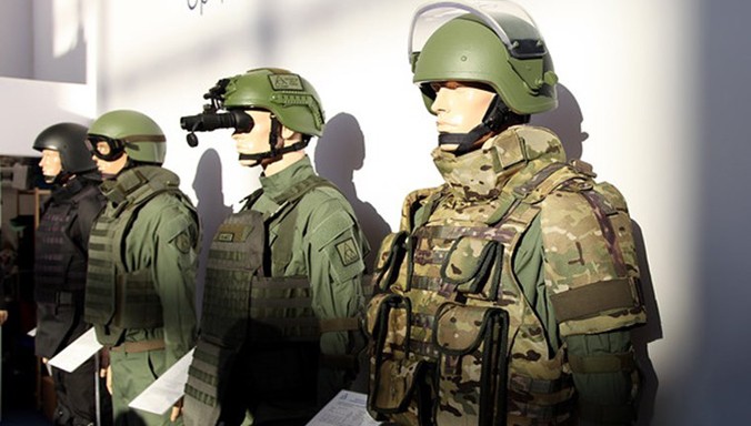 Trang mạng quân sự Vitally Kuzmin vừa giới thiệu phóng sự ảnh về các mẫu quân phục và trang bị chính cho binh sĩ Quân đội Nga trong tương lai.