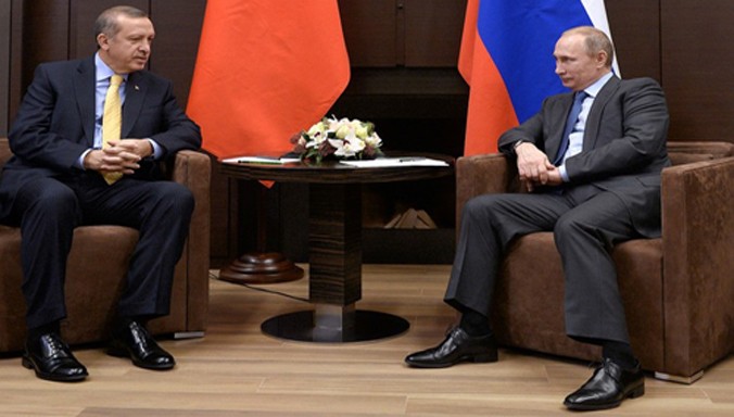 Tổng thống Nga Putin và Tổng thống Thổ Nhĩ Kỳ Erdogan trong một cuộc gặp năm 2014. Ảnh: Reuters.