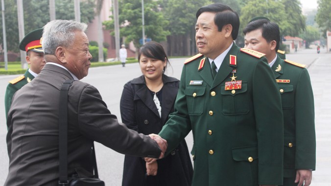 Đại tướng Phùng Quang Thanh, Bộ trưởng Quốc phòng đón tiếp thân mật Đoàn đại biểu Cựu chiến binh Trung Quốc.