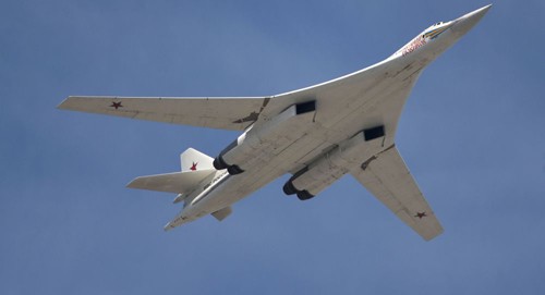 Máy bay ném bom - mang tên lửa chiến lược Tu-160 “Alexandr Novikov”. Ảnh: Sputnik.