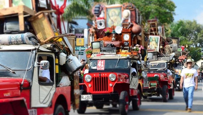 Ở hầu hết thị trấn nhỏ thuộc vùng trồng cà phê của Colombia đều tổ chức buổi diễu hành tên là Yipao để tôn vinh xe jeep. Từ “Yipao” có nghĩa là một chiếc xe jeep chất đầy hàng hóa, vật dụng. 
