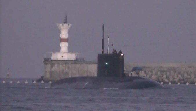 Tàu ngầm Nga về Crimea sau chiến dịch chống IS