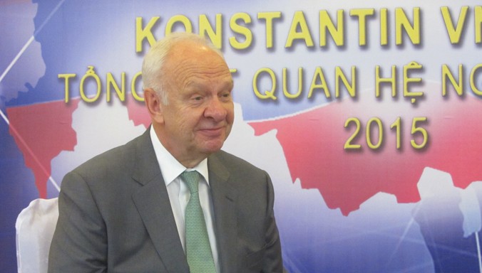 Đại sứ Nga tại Việt Nam Konstantin Vnukov tại cuộc họp báo. Ảnh: Trúc Quỳnh.
