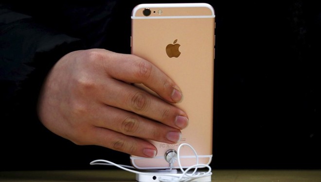 iPhone - sản phẩm quan trọng nhất của Apple có thể sẽ bán chậm trong năm 2016. Ảnh: The Quint.