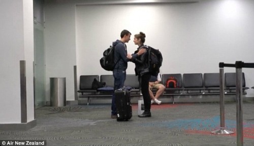 Gregg Franco gặp Libby Garrison tại phòng chờ sân bay Auckland 5 năm về trước, khi đó anh không ngờ rằng cô gái ấy sau này lại trở thành vị hôn thê của mình. Ảnh:Air New Zealand.