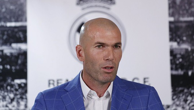 Zidane trong ngày trở thành HLV đội một của Real. Ảnh: Reuters.