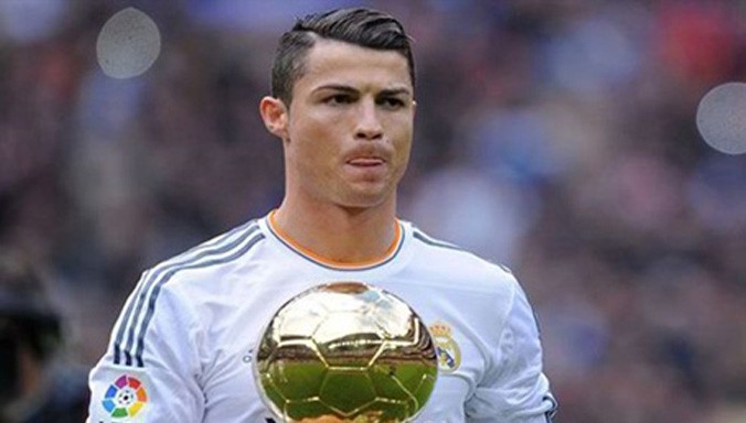 C.Ronaldo thừa nhận muốn sống như Vua.