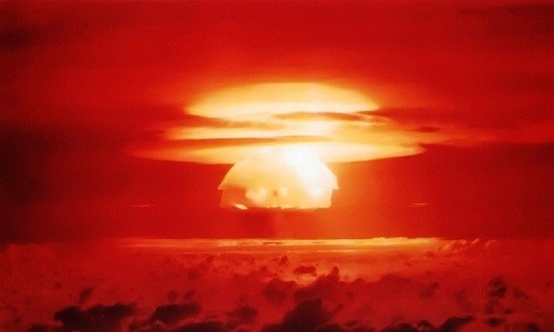 Đám mây phóng xạ hình nấm hình thành sau vụ nổ Castle Bravo. Ảnh: US Air Force