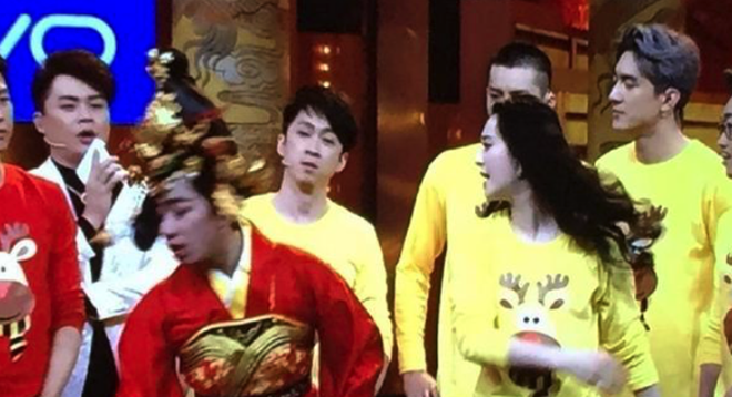 Hành động gây tranh cãi của Phạm Băng Băng khi tham dự show truyền hình.