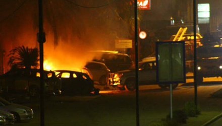 Hiện trường vụ tấn công khủng bố ở thủ đô của Burkina Faso. Ảnh: NewsWorldIndia.