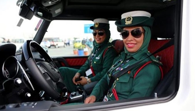 Nữ sỹ quan cảnh sát Dubai.
