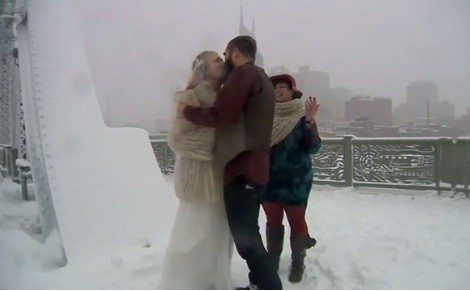 Kết hôn giữa bão tuyết lớn lịch sử ở Mỹ