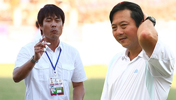 Nguyễn Hữu Thắng (trái) và Lê Huỳnh Đức thuộc thế hệ HLV trẻ tài năng nhất hiện nay của bóng đá Việt Nam. Ảnh: Đức Đồng.