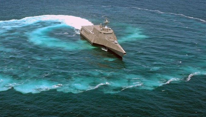 Tàu tác chiến ven bờ của Mỹ liên tục bộc lộ những khuyết điểm. Ảnh: Bloomberg.