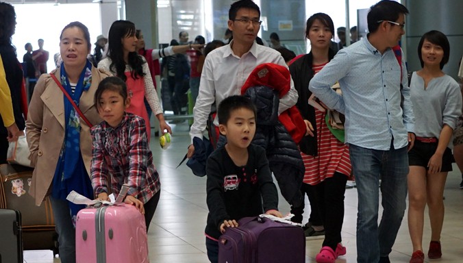 Khách Trung Quốc đến sân bay Cam Ranh, ngày mùng 3 Tết.