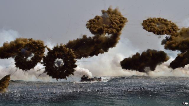Hải quân Mỹ - Hàn đổ bộ trong cuộc tập trận năm 2015. Ảnh: AFP.