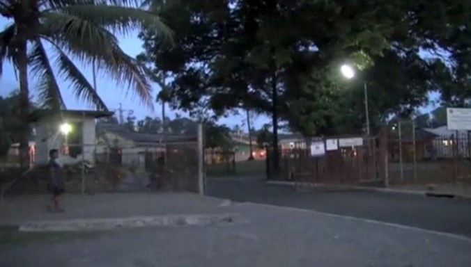 Lối vào nhà tù Buimo ở thành phố Lae, Papua New Guinea. Ảnh cắt từ một video vào ngày 25/2/2016.