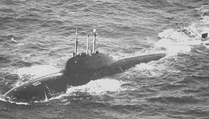 Tàu ngầm Alpha khi được Liên-xô chạy thử